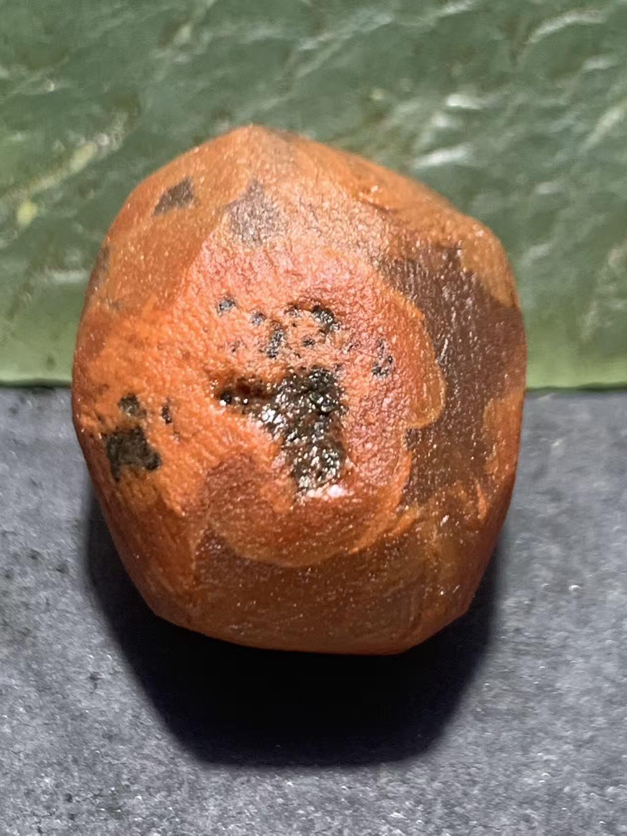 精美柿子红荔枝冻南红玛瑙明料原石一颗