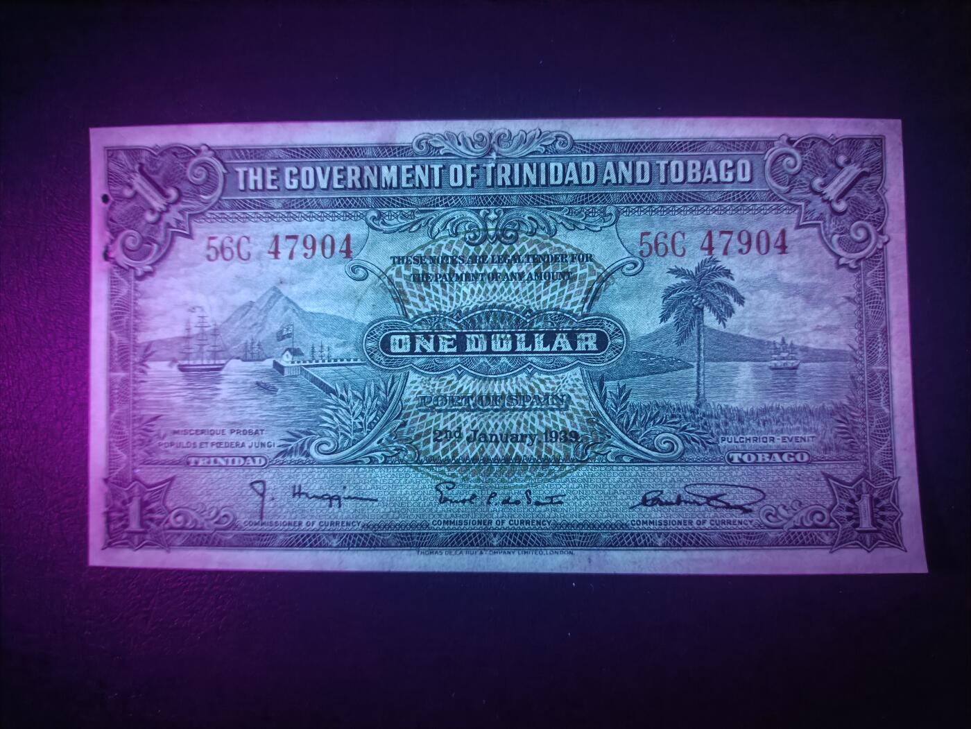 2025十一月第三期，总201期 英属特立尼达和多巴哥1939年1元UNC-有多处孔洞，海湾和总督府徽章，早期少见品种