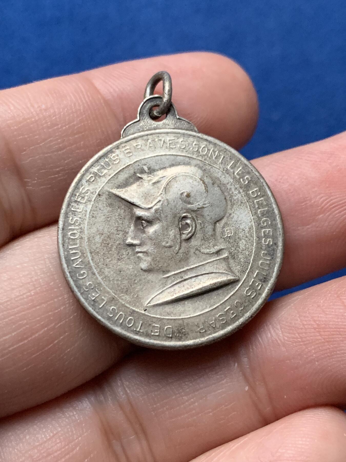 《竞宝斋》第436场 周日，周一2场连拍 （全场包邮） 比利时列日、瓦勒海姆与尼乌波特1914年抵抗纪念章 8.75克 27.7mm