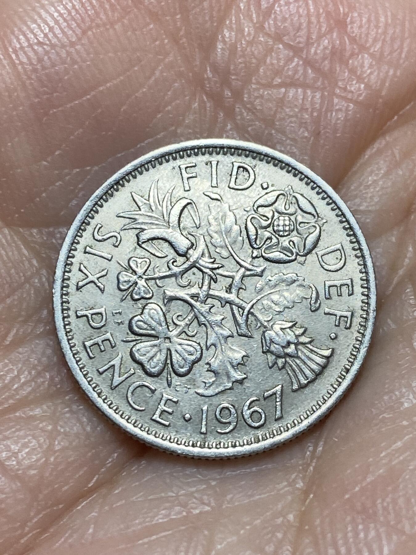 2025年第一百二十六场(总第一百五十二场）外国好品散币(免佣金) 英国🇬🇧1967年6便士(伊丽莎白二世青年桂冠第二版，普制币关门年)