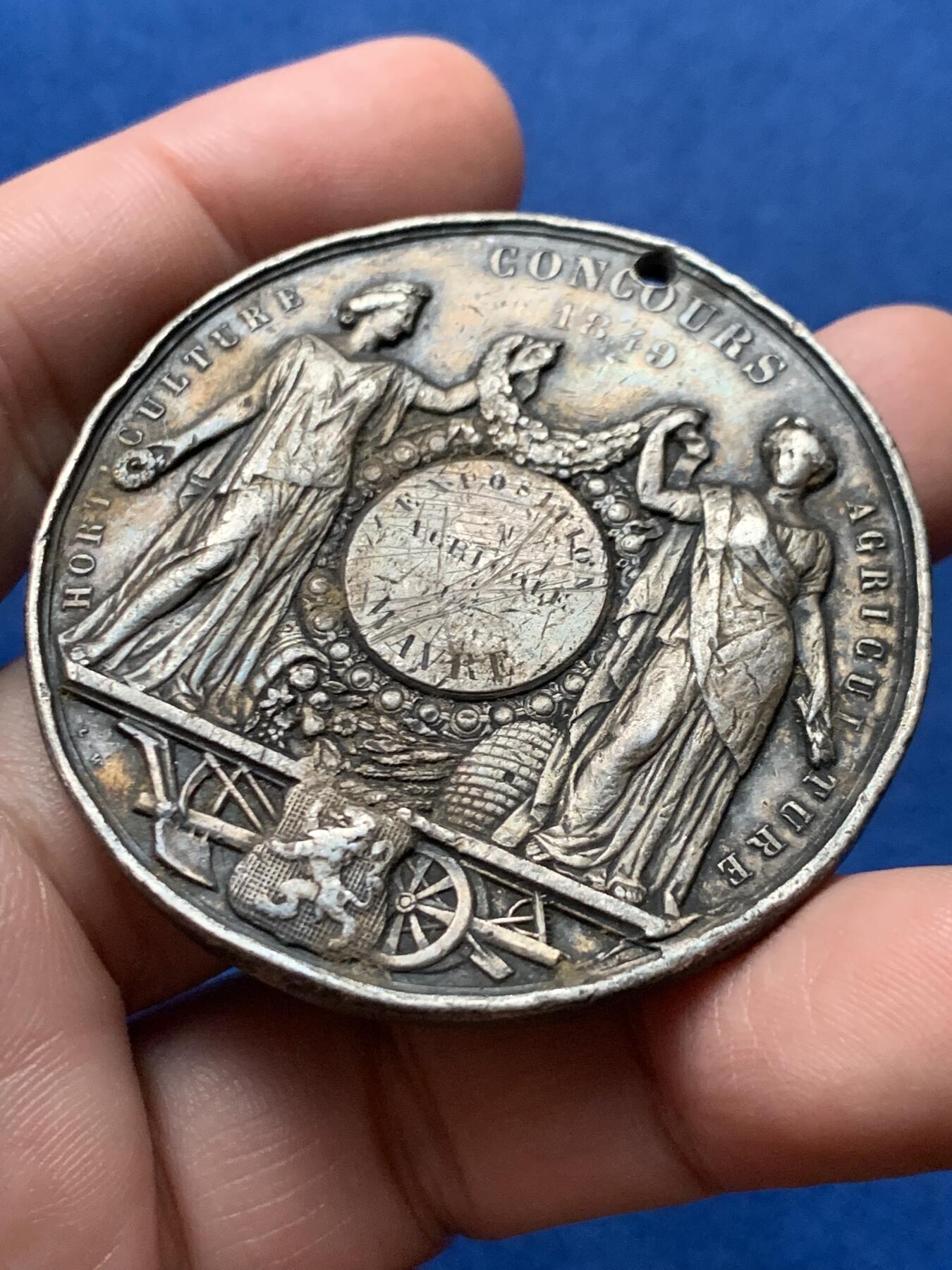 《竞宝斋》第436场 周日，周一2场连拍 （全场包邮） 利奥波德一世时期比利时农业竞赛纪念大银章 打孔 50克 51.8mm