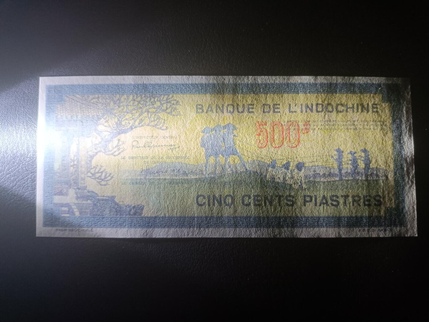 2025十一月第三期，总201期 法属印度支那1944版500皮阿斯特AUNC千位号4829，发行于二战期间法国将中南半岛交由日本管理期间发行的最高面值，极其经典的“龙票”设计，正面是小庙映衬下的传统灌溉，背面是经典的四爪龙图，既保留了法属风格的色彩鲜艳，又添加了东方式的设计美感，使得整张纸币颇为惊艳和动人