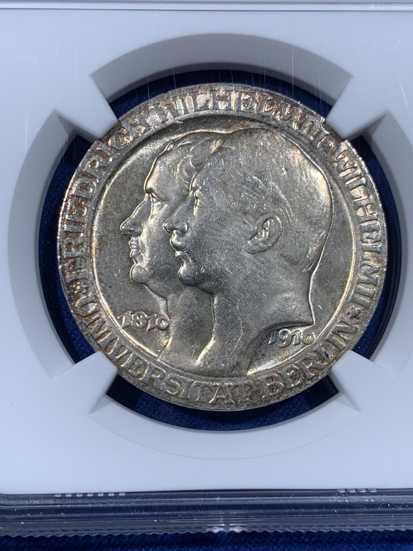 《竞宝斋》第436场 周日，周一2场连拍 （全场包邮） NGC MS63 德国1910年普鲁士王国柏林大学建成一百周年3马克银币，原汁原味老包浆，包浆醇厚浓郁，状态极佳。