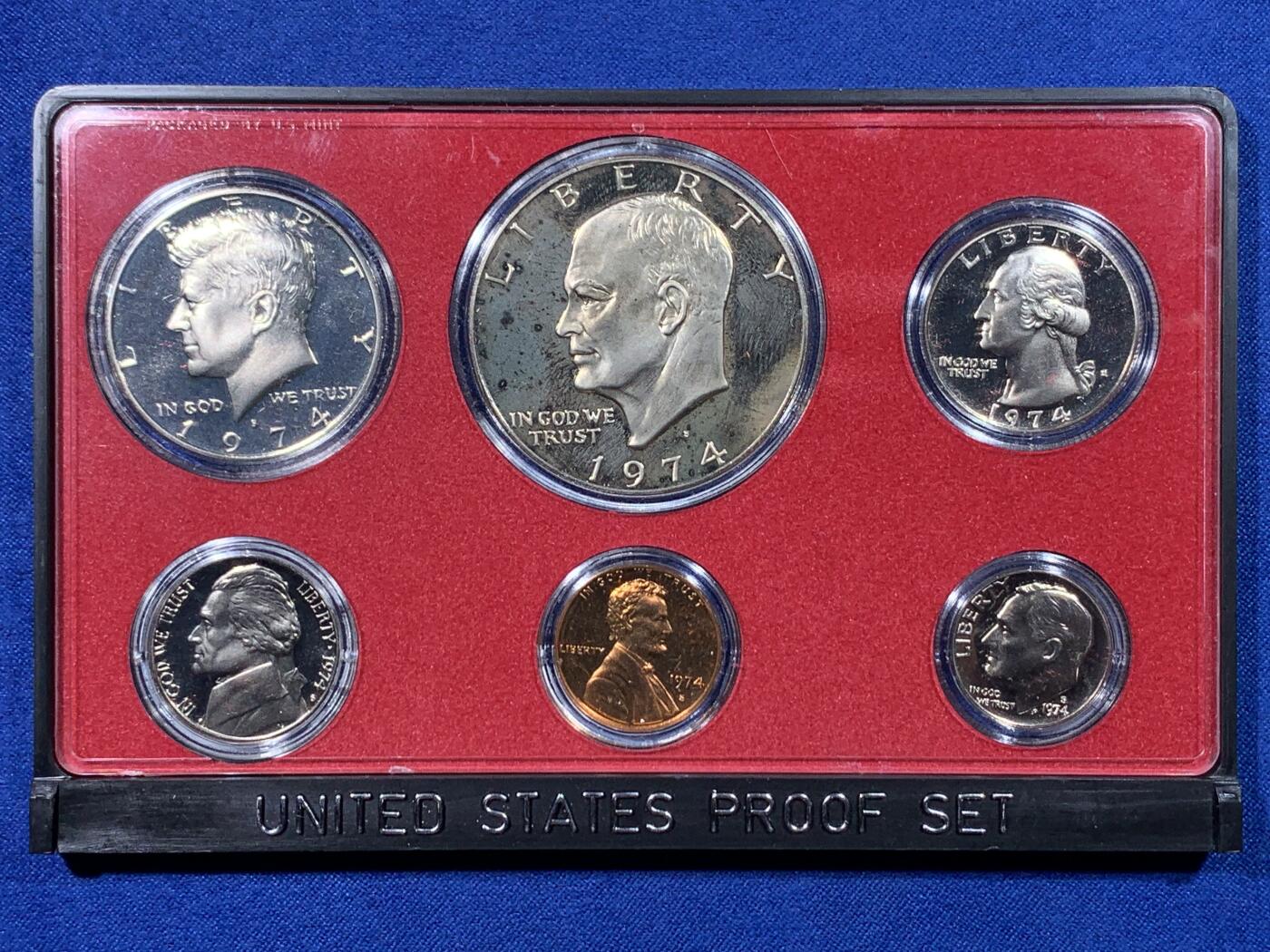 《竞宝斋》第436场 周日，周一2场连拍 （全场包邮） 美国1974年官方精制套币 含艾克大一元精制币！