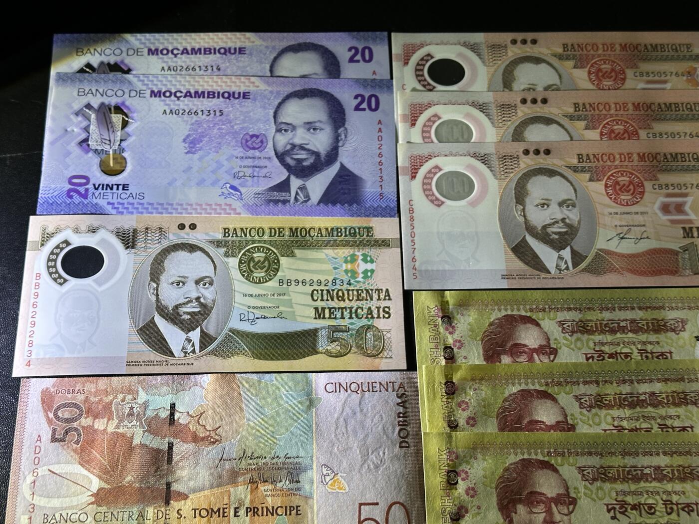 《外钞收藏家》第五百八十三期（精选场）（本期拍品丰富）（本平台长期征集拍品、欢迎藏友们联系合作） 莫桑比克20、50、100六张一起全新+圣多美和普林西比3张全新有潮+孟加拉200三张全新+埃塞俄比亚3张UNC-