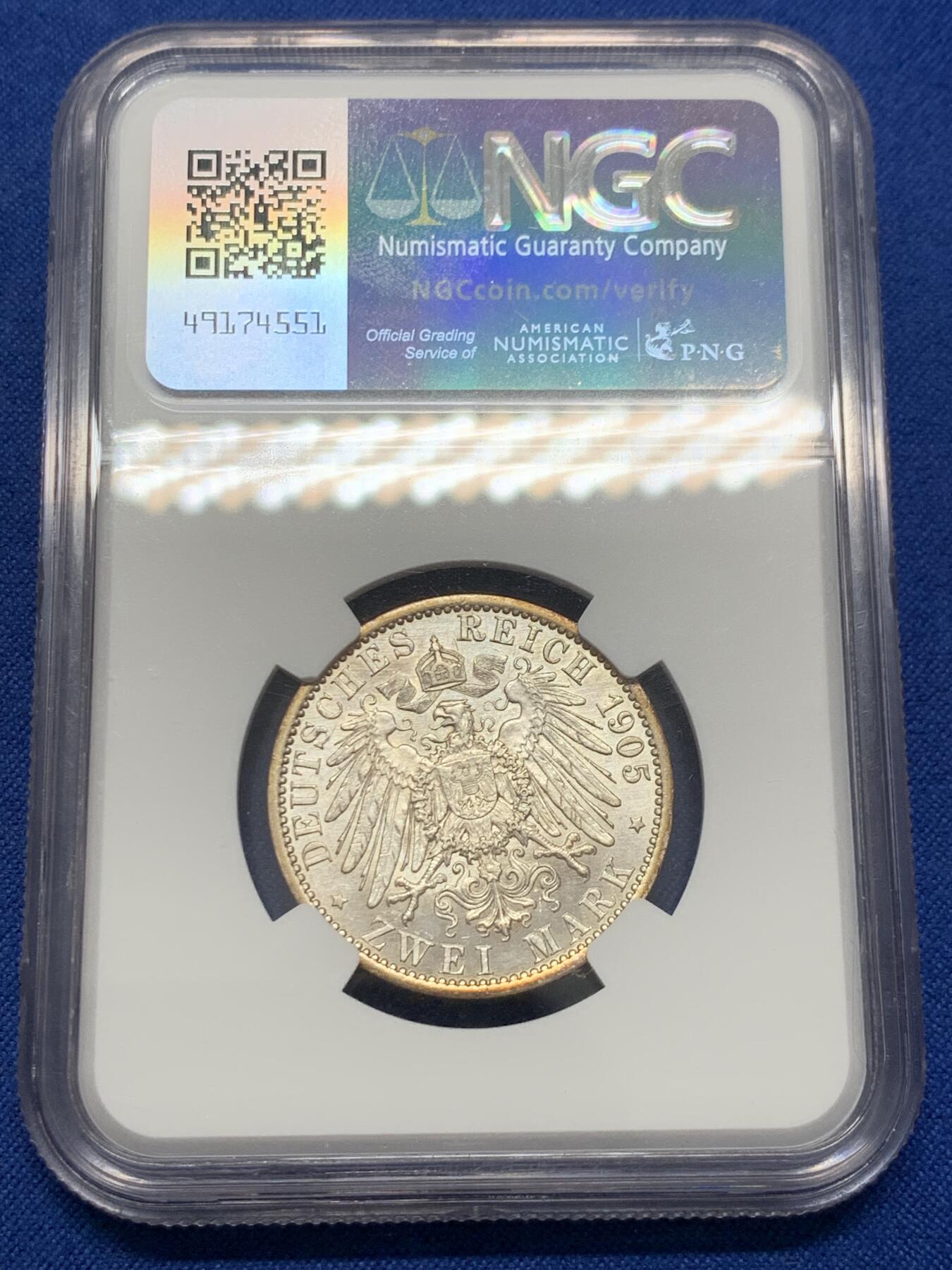 《竞宝斋》第436场 周日，周一2场连拍 （全场包邮） NGC AU58 德国普鲁士1905年威廉二世2马克 正面炫目金色包浆 仿佛镀金