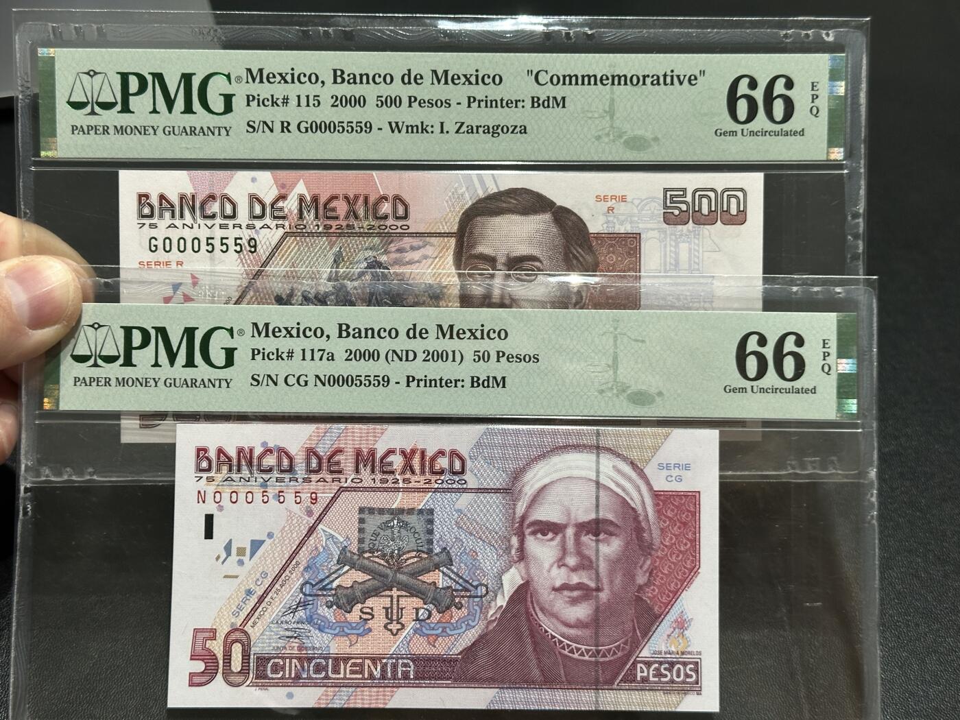 《外钞收藏家》第五百八十三期（精选场）（本期拍品丰富）（本平台长期征集拍品、欢迎藏友们联系合作） 2000年墨西哥20-500比索 五张一起 千位号全同号5559 PMG66-67
