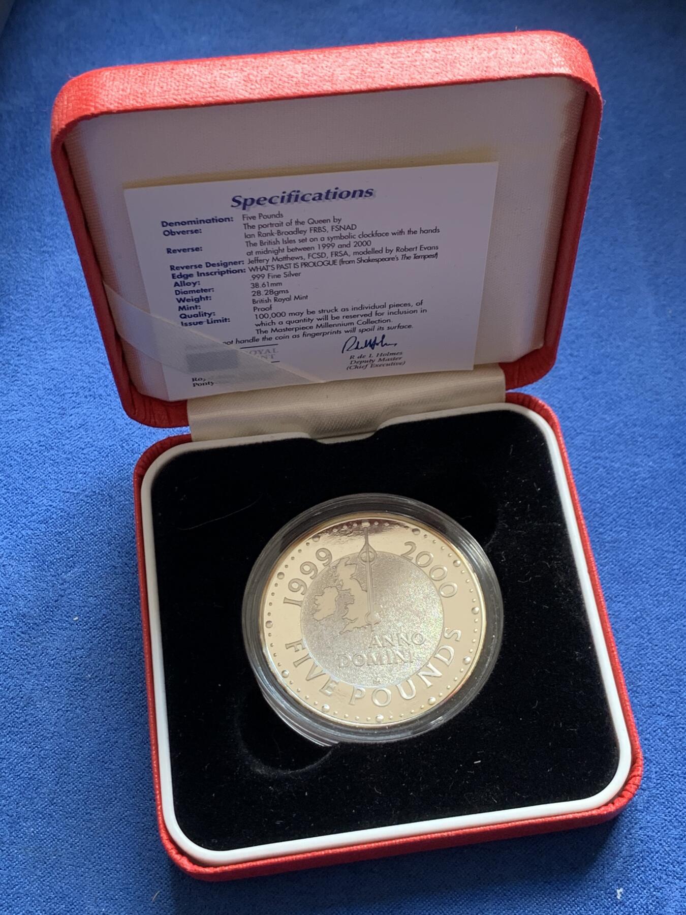 《竞宝斋》第436场 周日，周一2场连拍 （全场包邮） 英国1999年5英镑精制银币 千禧年 28.28克 999银 发行量：最大1万 带盒证