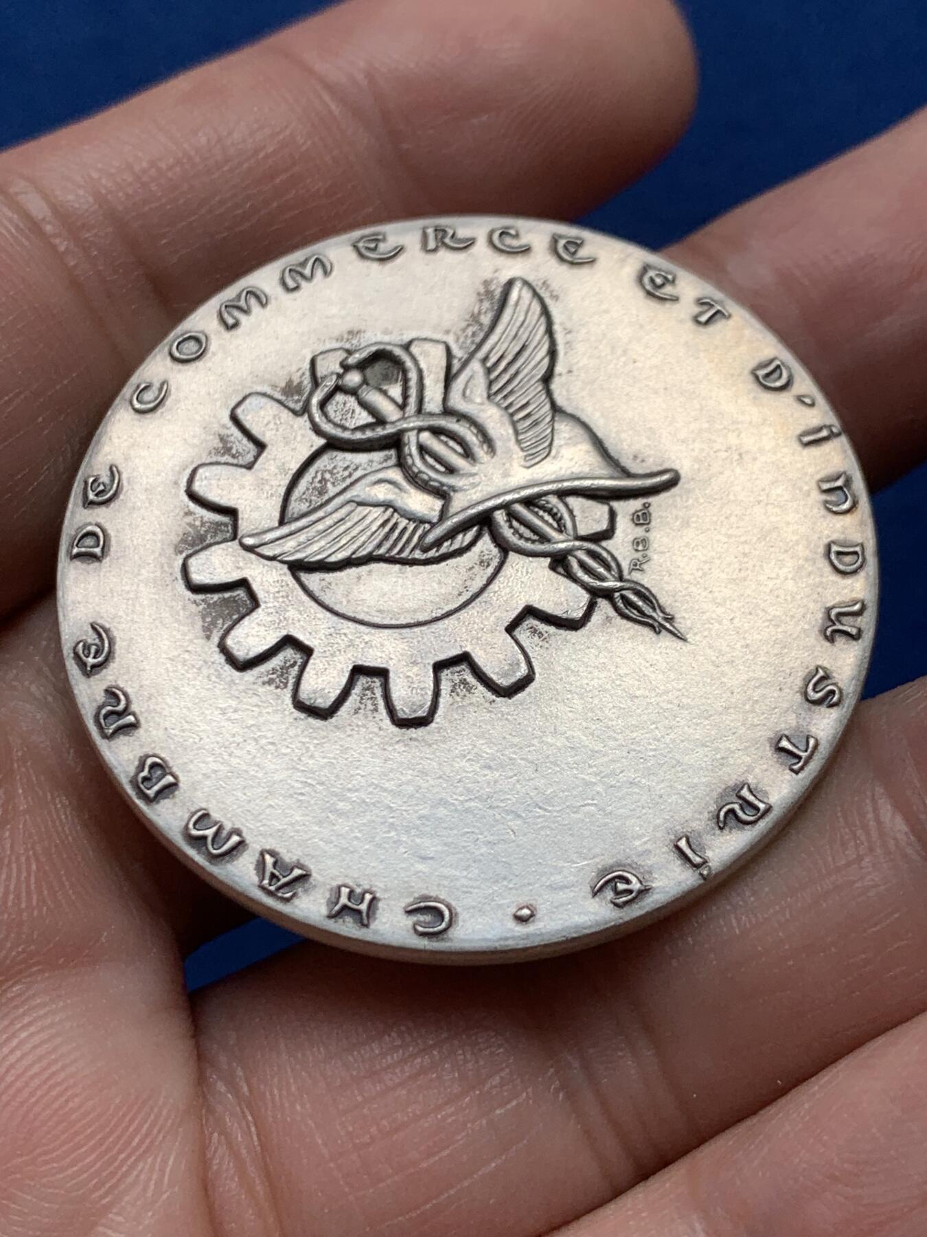 《竞宝斋》第436场 周日，周一2场连拍 （全场包邮） 法国工业商会银质奖章 直径40.5毫米 重量34.65克 925成色 边铭：丰饶角1* UNC好品相