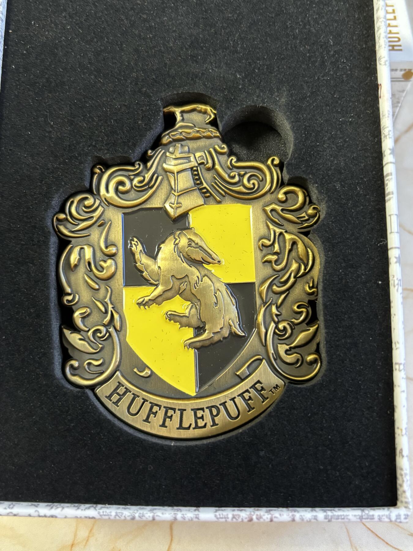 第181期拍卖 库克2021年哈利波特徽章赫奇帕奇徽章异形彩铜币