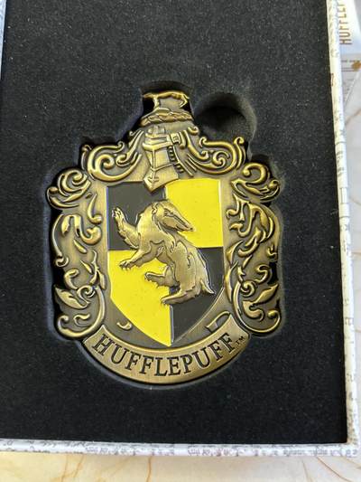 第181期拍卖 - 库克2021年哈利波特徽章赫奇帕奇徽章异形彩铜币