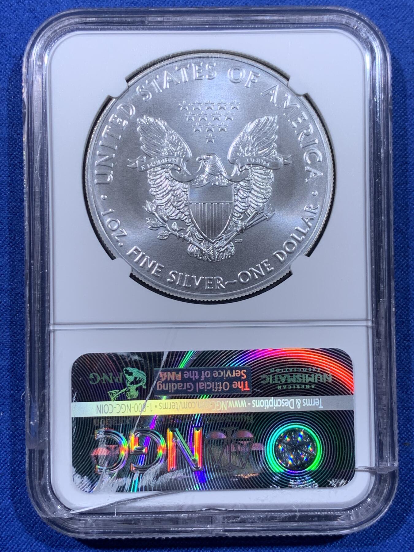 《竞宝斋》第436场 周日，周一2场连拍 （全场包邮） NGC MS70 美国2017年鹰洋自由行走女神1美元纪念银币 状态一流 冠军分 盒子上沿有损