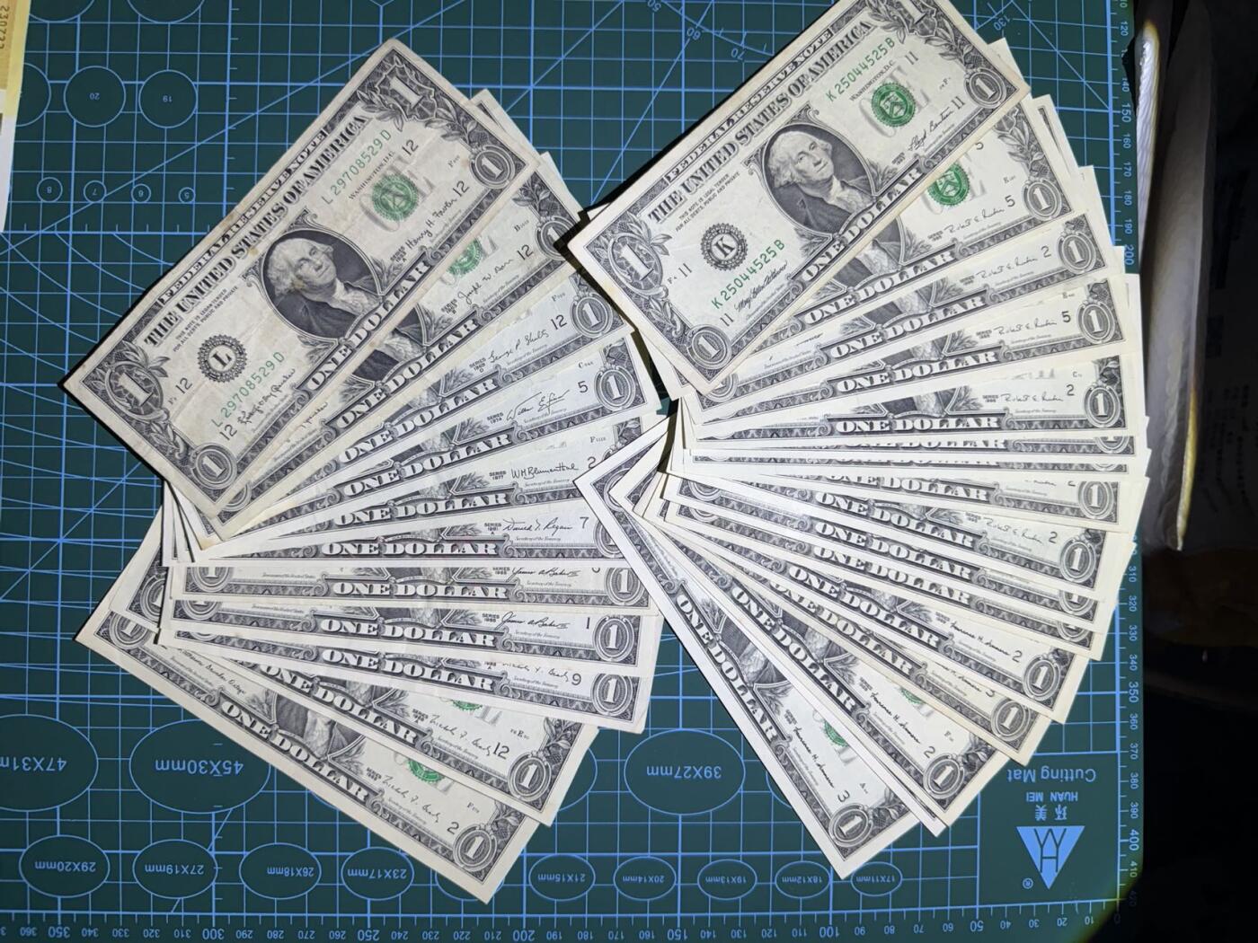 【炜奕收藏】，第五十期 1963-1999美国早期年份1美元共27张，流通品相-AU品相