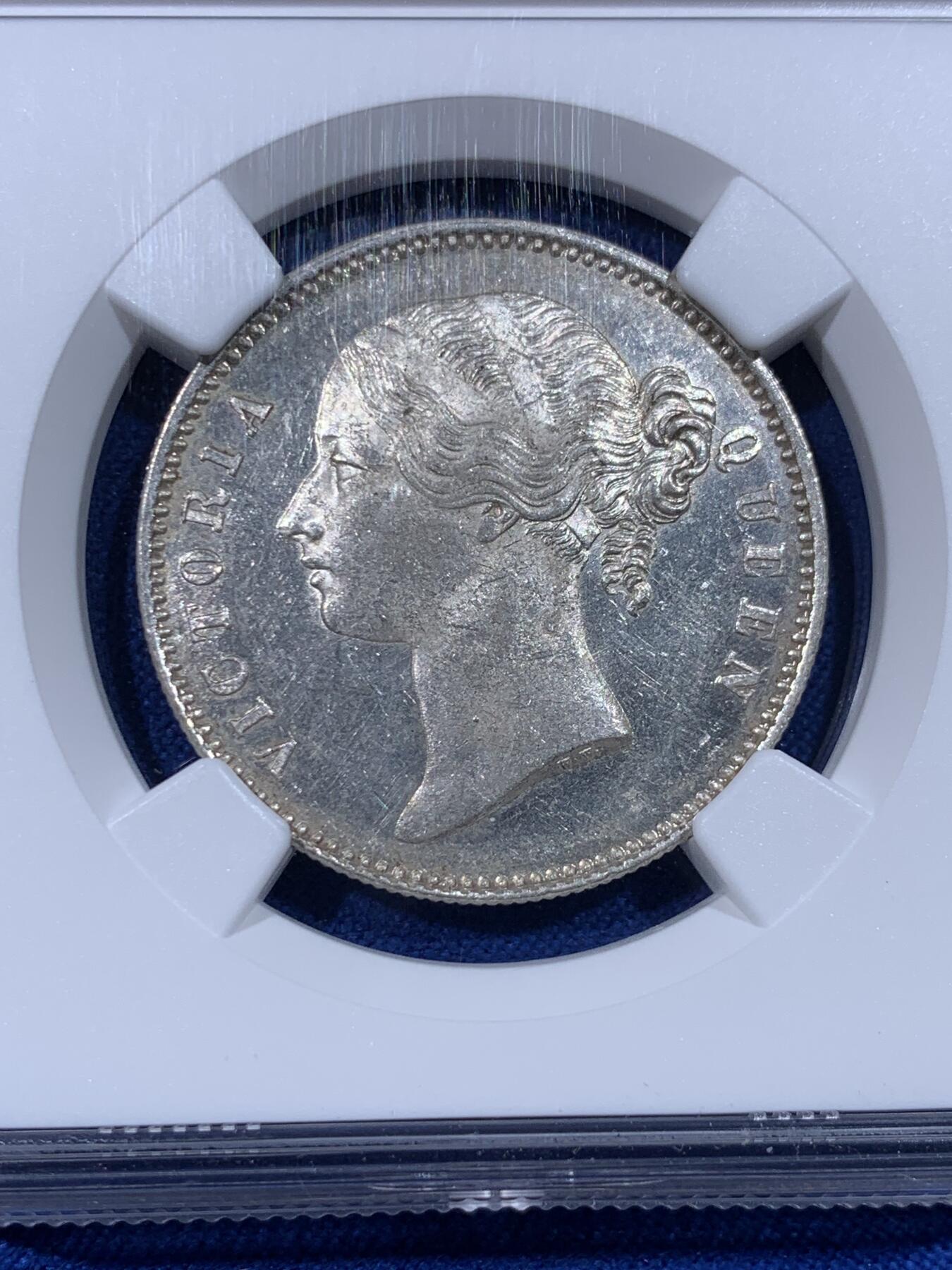 《竞宝斋》第436场 周日，周一2场连拍 （全场包邮） NGC MS62 英属印度1840年维多利亚女王1卢比银币，极其稀少的目录未记载版本，背面25果子，季军分，数量远非普通品种可比，国外价格拍的很高