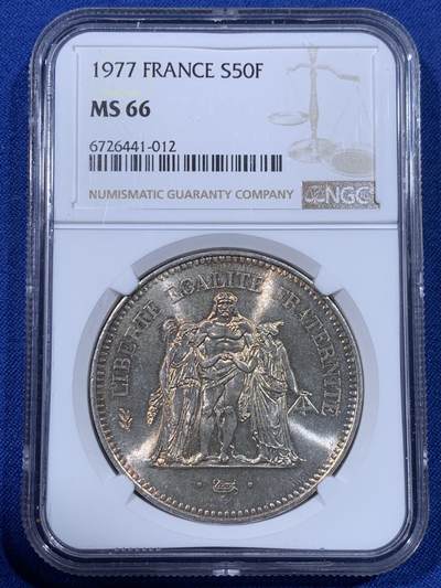 《竞宝斋》第436场 周日，周一2场连拍 （全场包邮） - NGC MS66 法国1977年大力神50法郎银币