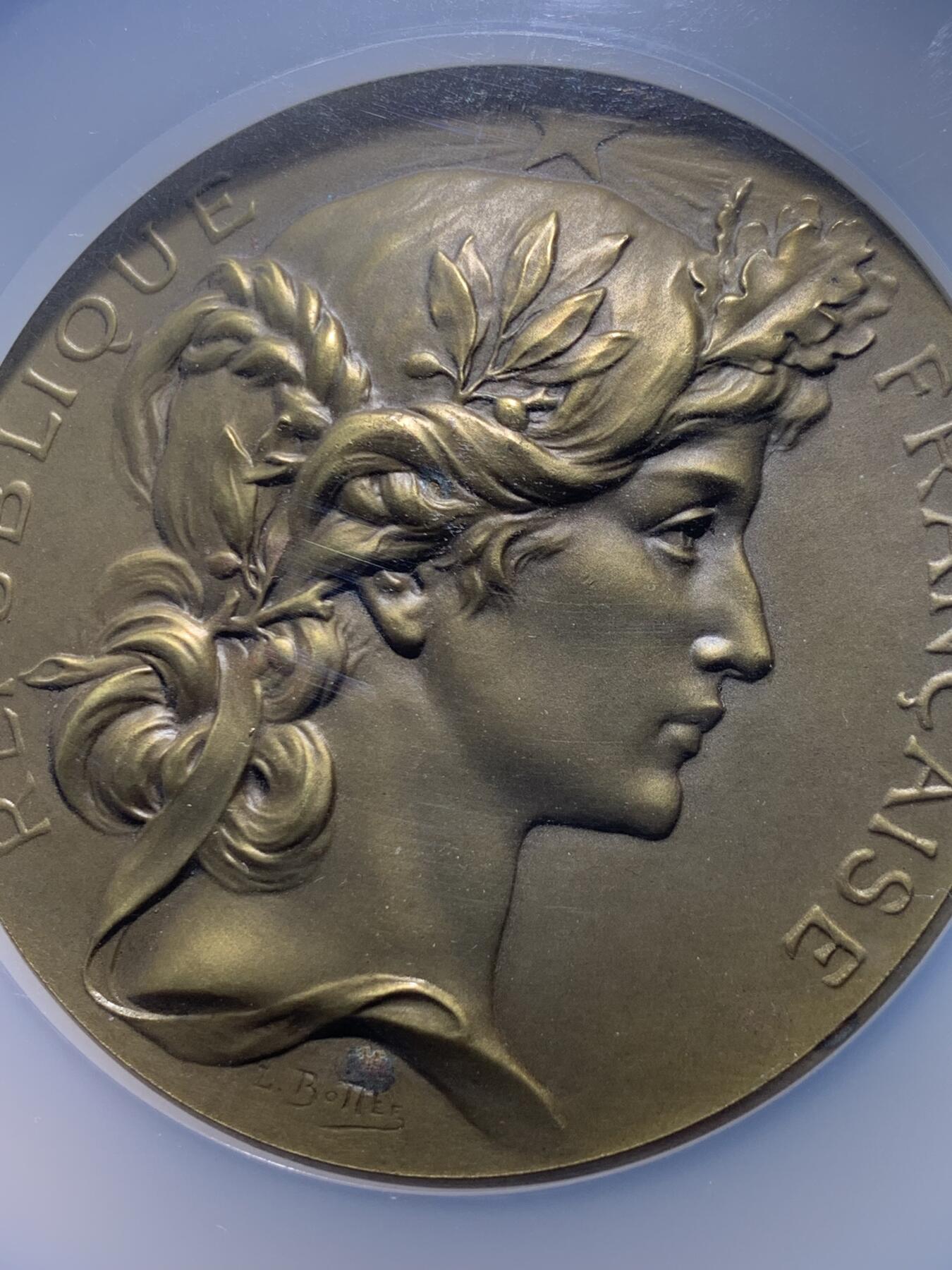 《竞宝斋》第436场 周日，周一2场连拍 （全场包邮） NGC MS63BN 法国1945年巴黎酿酒师协会铜章，68mm，加大加厚盒。