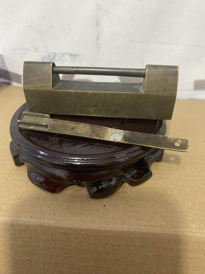 江南站杂件场 - 铜锁带钥匙打不开