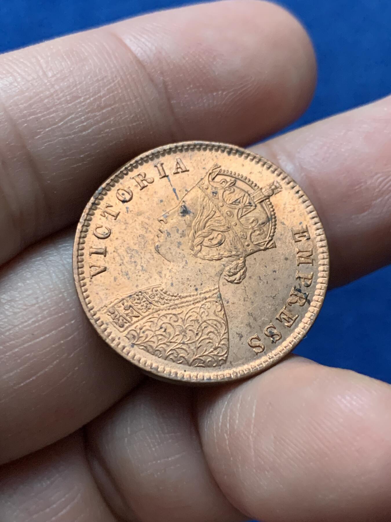 《竞宝斋》第436场 周日，周一2场连拍 （全场包邮） 英属印度1/4安那铜币，1894年打制，正面：维多利亚女皇半身像，背面：花环内面值、年份。red转光原光未流通状态