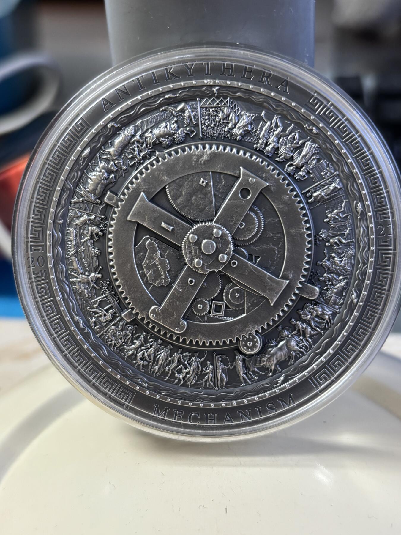 第181期拍卖 库克2023年考古系列10安提基特拉机械仿古纪念银币，999银，发行333枚，塑料盒有裂痕
