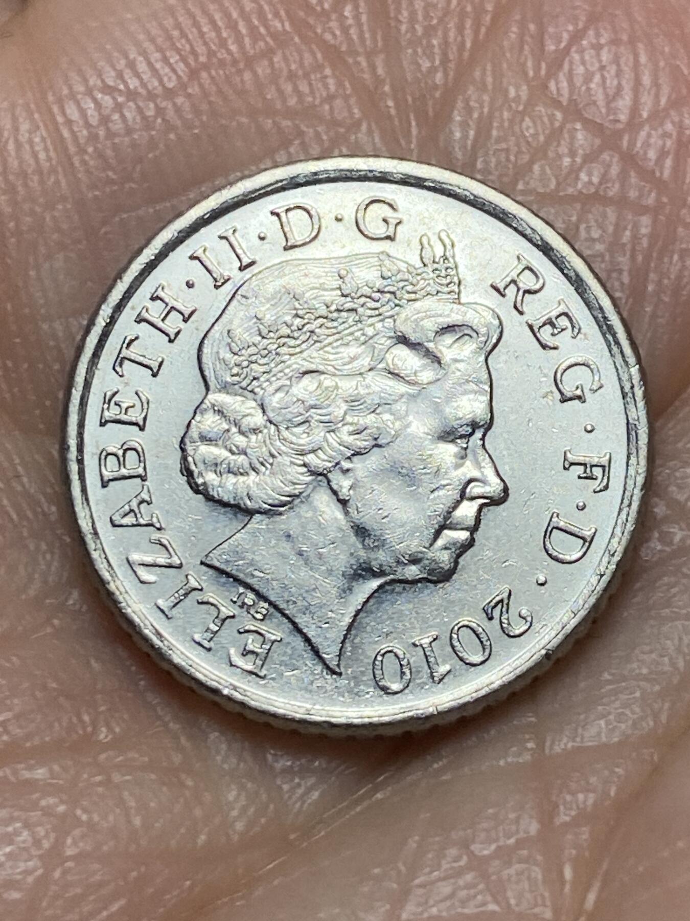 2025年第一百二十六场(总第一百五十二场）外国好品散币(免佣金) 英国🇬🇧2010年5便士(伊丽莎白二世老年)