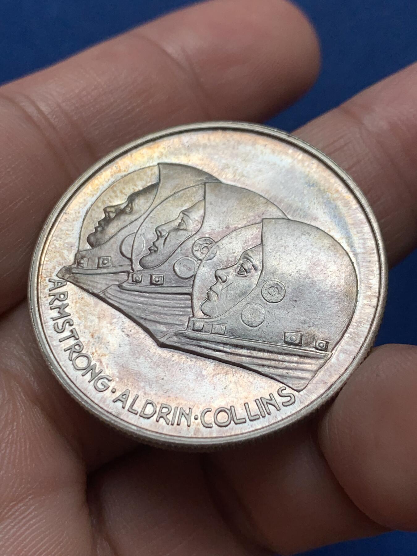 《竞宝斋》第436场 周日，周一2场连拍 （全场包邮） 阿波罗11号1969年飞船登月镀银纪念章 15.5克 35mm