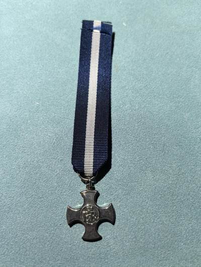 盛世勋华——号角文化勋章邮票专场拍卖第287期 - 英国优异十字勋章迷你章 极为少见