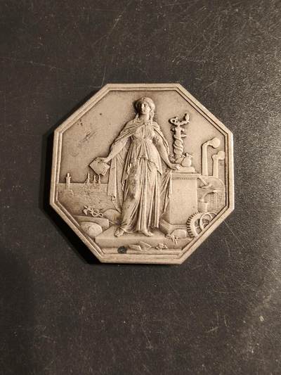 老王徽章第162期 -  法国工业和商业信贷银行八角银章    950银    直径36mm.   重量21.3g