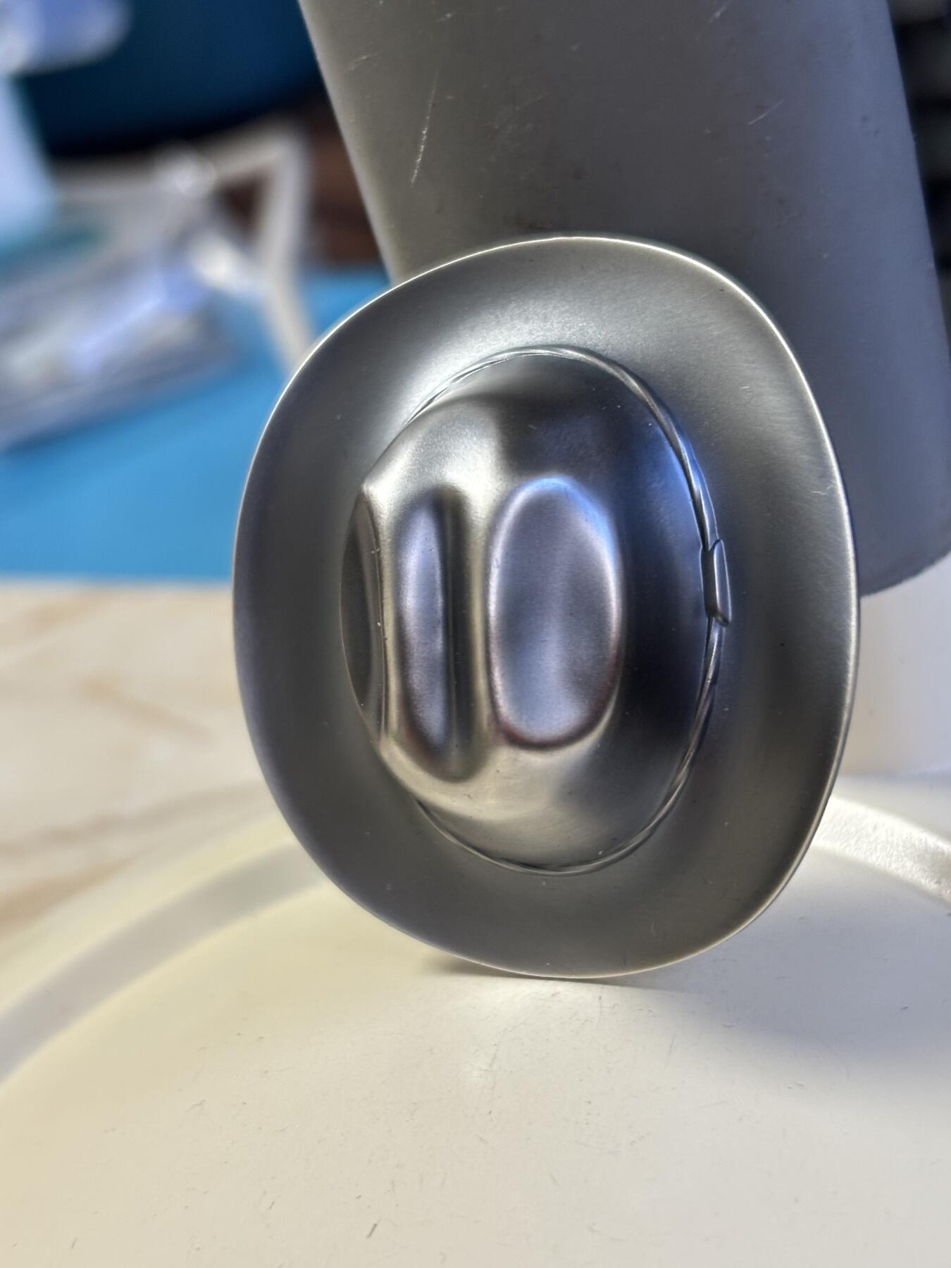 第181期拍卖 库克2024年牛仔帽异形1盎司纪念银币，999银，发行499枚