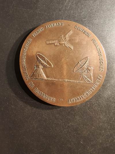 老王徽章第162期 - 法德 “交响乐”通信卫星项目大铜章     直径58mm.    重量92.7g