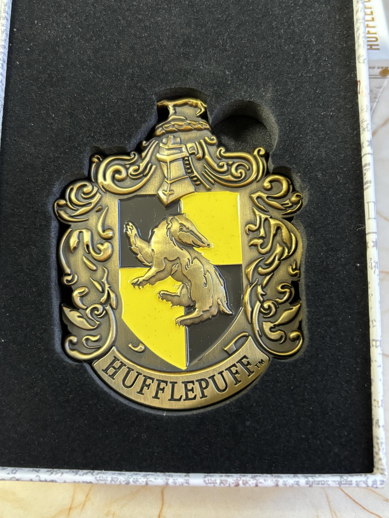 第181期拍卖 库克2021年哈利波特徽章赫奇帕奇徽章异形彩铜币