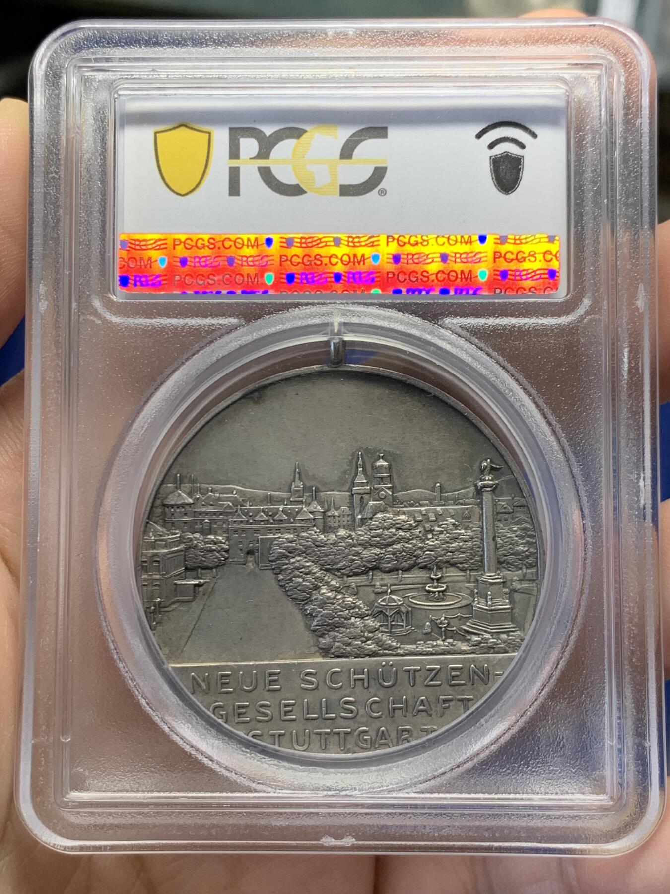 《竞宝斋》第436场 周日，周一2场连拍 （全场包邮） PCGS MS62 德国 1912年 射击节银章 人物精彩 景观细腻 双面高浮雕值得收藏 P加厚盒装