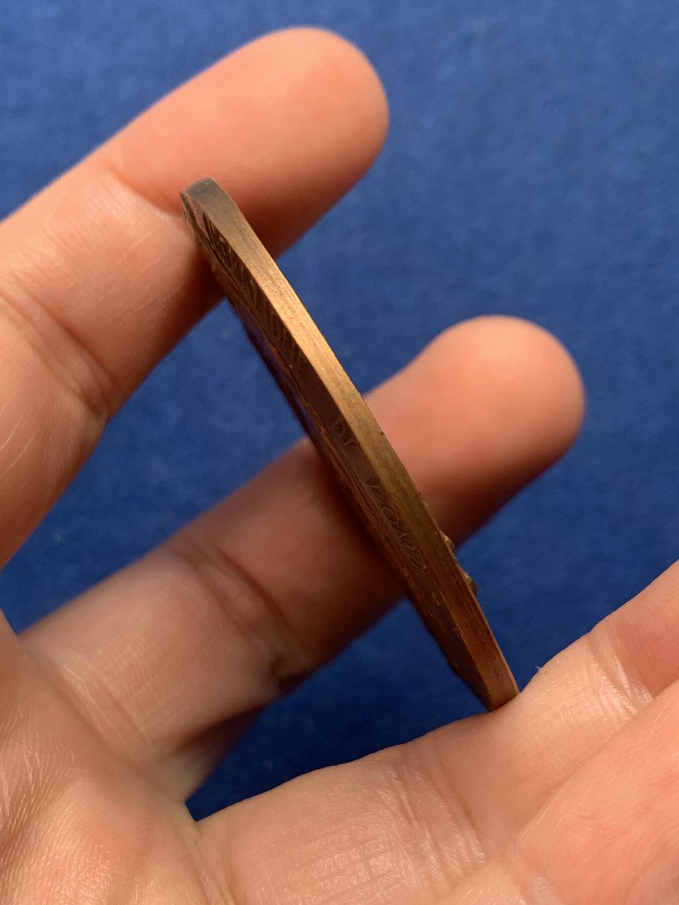 《竞宝斋》第436场 周日，周一2场连拍 （全场包邮） 罗马抵抗运动和解放25周年纪念章 47.9克 49.8mm