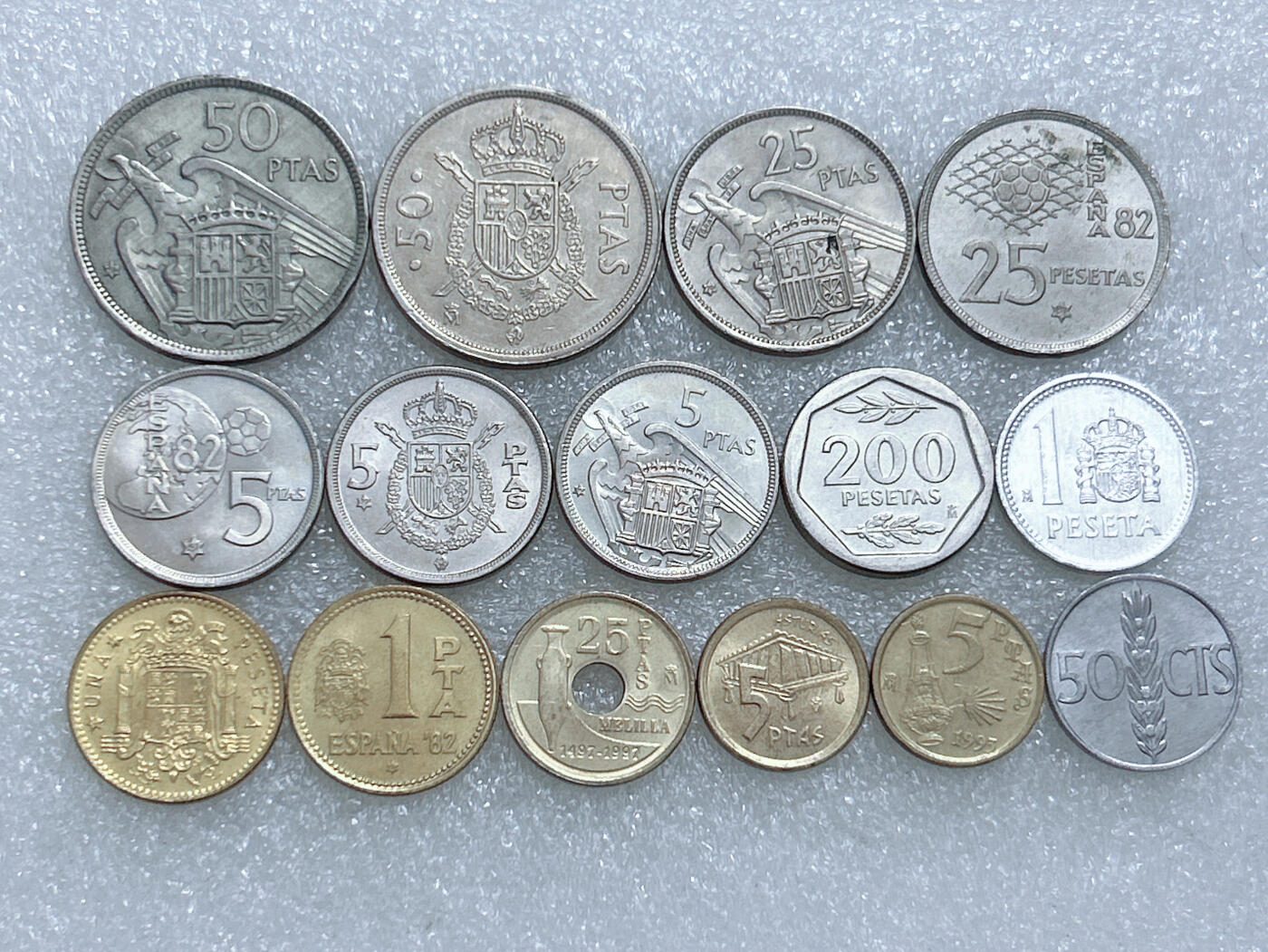 第一海外回流一元起拍收藏 散集专场  第264期 西班牙不同版本面值硬币 15枚 带光好品