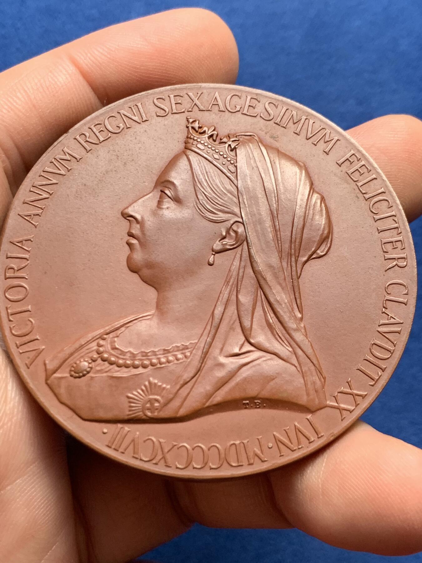 《竞宝斋》第436场 周日，周一2场连拍 （全场包邮） 英国维多利亚登基60周年大铜章 77克 55.2mm 带原盒