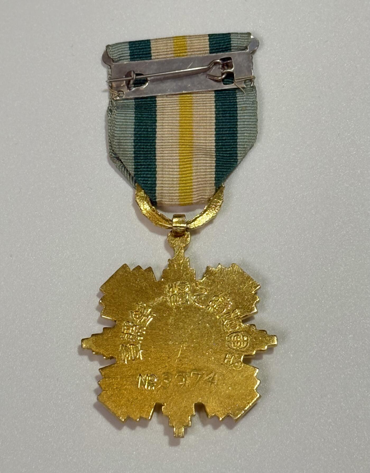 韵星假日精品2025秋季军品类拍卖会-- Rimey Holidays Boutique 2025 Autumn Militaria Sale 空军懋绩乙种一等奖章，60-70年代实发版本