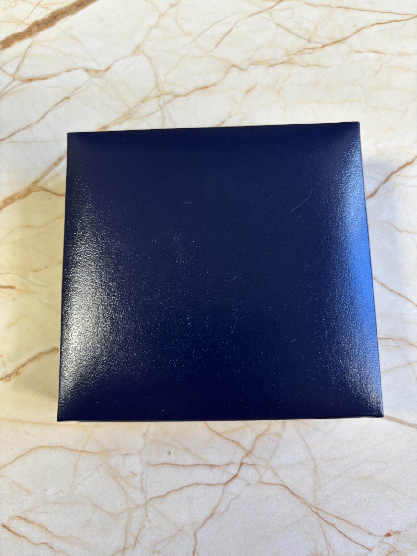 第181期拍卖 阿根廷2021年卡塔尔2022足球世界杯精制纪念银币,925银，27克，发行2500枚，有2点小丝