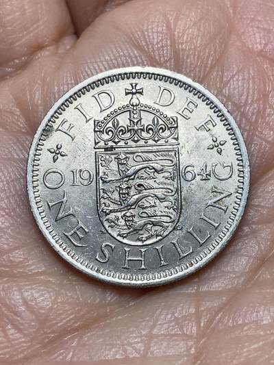 2025年第一百二十六场(总第一百五十二场）外国好品散币(免佣金) - 英国🇬🇧1964年1先令(伊丽莎白二世青年桂冠第二版，英格兰盾徽版)