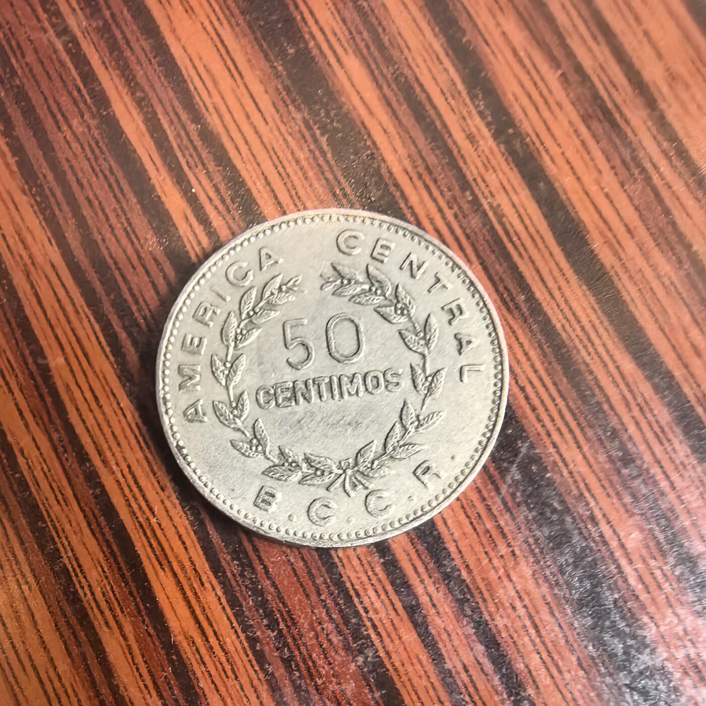 泡泡币外币第二十六场可代拍15038385335微信 哥斯达黎加50分。