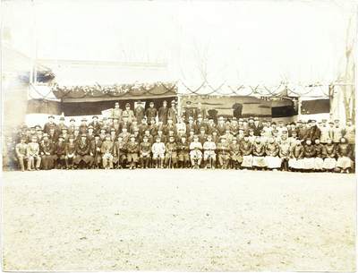 2025年吉藏纸杂文献秋季专场拍卖会 - 二十年代张学良在沈阳与东北军政要员合影一张 27.8×20.9cm