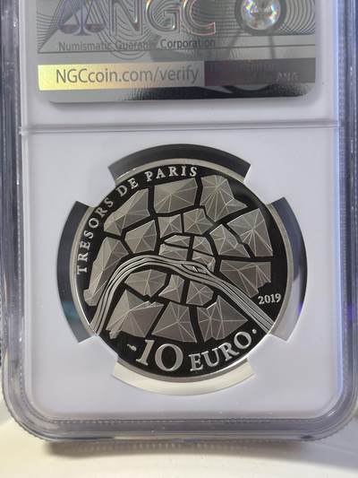 法国2019年埃菲尔铁塔130周年镀金镀铑银币NGC-PF70无盒无证书，金属:900银镀金镀铑，重量:22.2克，直径：37毫米发行：3000枚