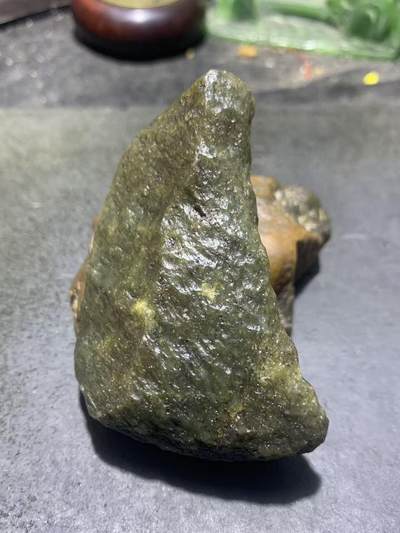 新疆戈壁风化纹和田玉青玉原石一颗 - 新疆戈壁风化纹和田玉青玉原石一颗