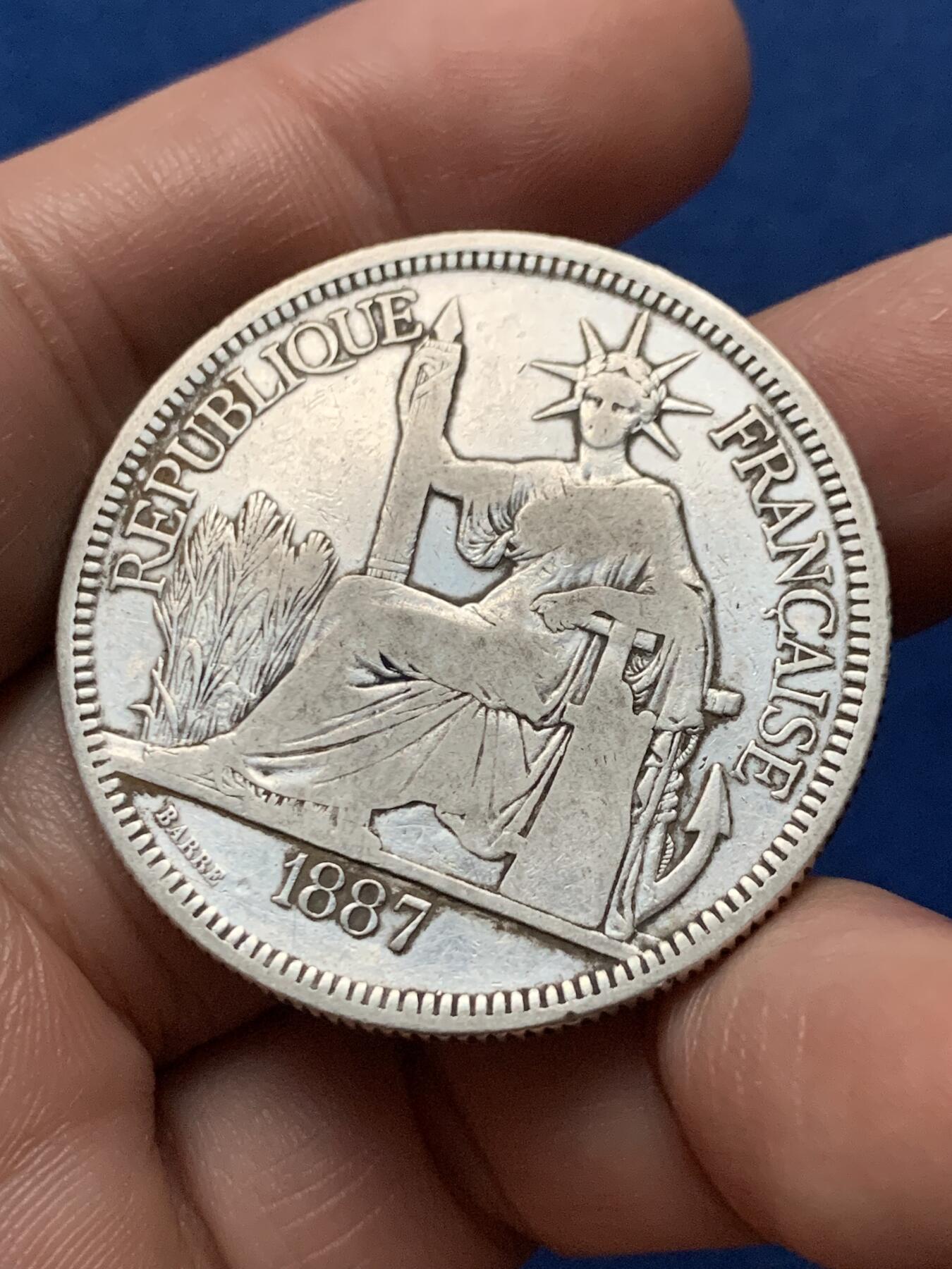 《竞宝斋》第436场 周日，周一2场连拍 （全场包邮） 法属印支1887年加重版坐洋银币 细节见图