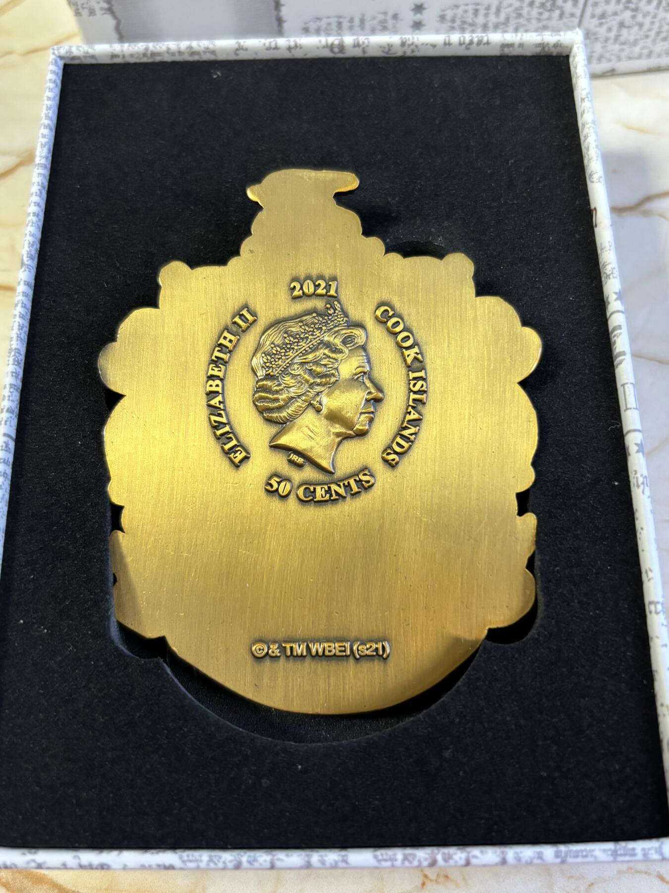 第181期拍卖 库克2021年哈利波特徽章赫奇帕奇徽章异形彩铜币