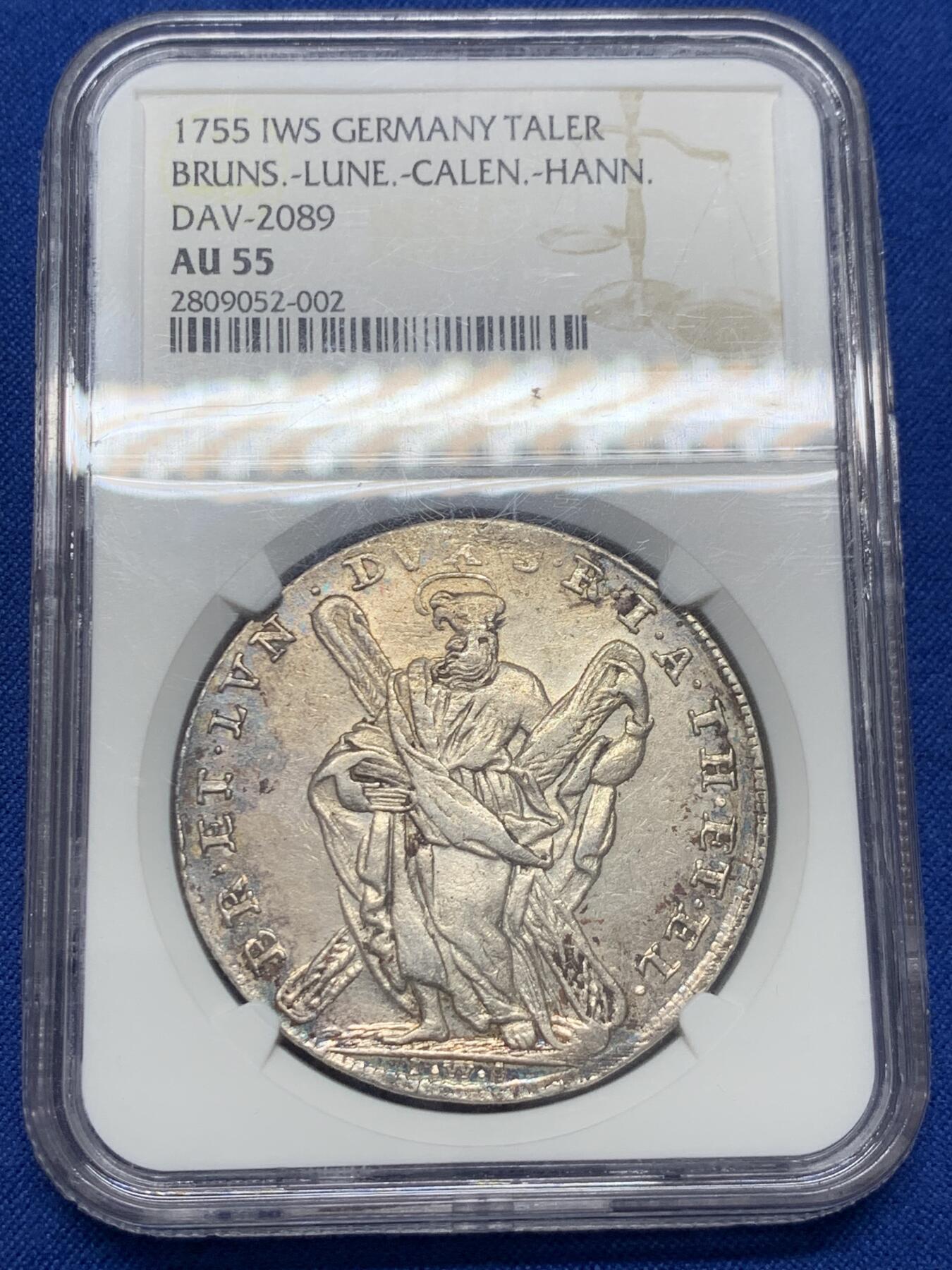《竞宝斋》第436场 周日，周一2场连拍 （全场包邮） NGC AU55 德国1755年布伦瑞克 吕内堡 乔治三世泰勒大银币 1714年汉诺威选帝侯乔治一世依据《嗣位法》继承英国王位，而汉诺威王室源之于德国13世纪的吕内堡公爵，因此背后的徽章带有英伦的风格，这在德国泰勒当中不多见的。