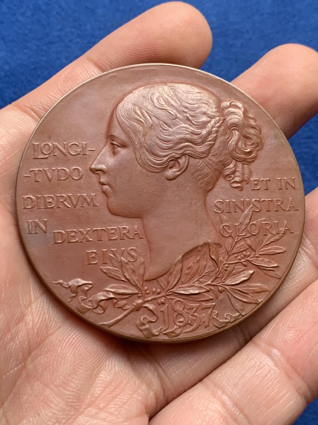 《竞宝斋》第436场 周日，周一2场连拍 （全场包邮） 英国维多利亚登基60周年大铜章 77克 55.2mm 带原盒