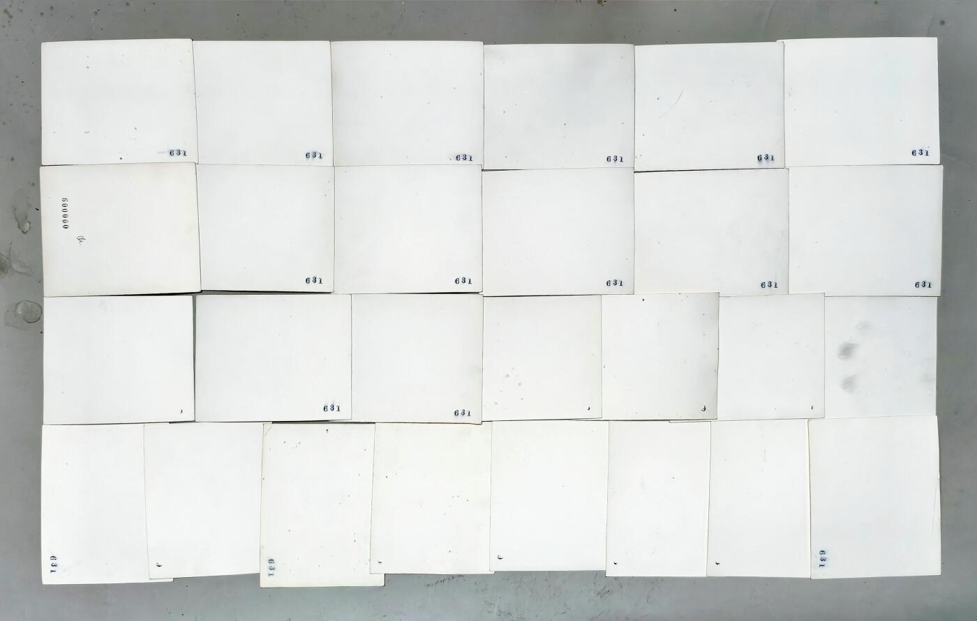 2025年吉藏纸杂文献秋季专场拍卖会 民国摄影家拍摄上海街边建筑精品三十张。南华酒家。中国航空公司，仙乐舞厅，英明照相，大世界等经典建筑影像30张。 9.9×11.9cm-12.6×10.3cm