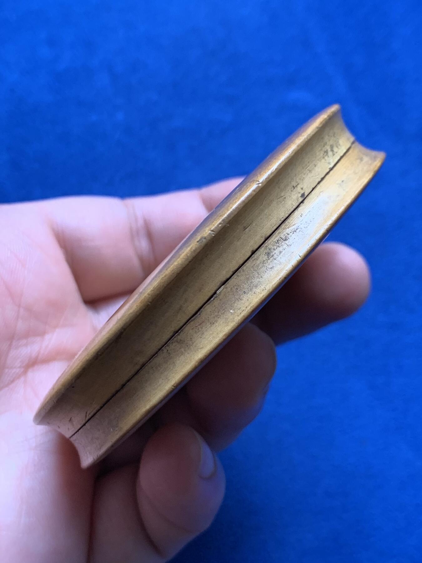 《竞宝斋》第436场 周日，周一2场连拍 （全场包邮） 法国米勒库尔农业评比会纪念大银章 64.5克 51mm 带原木盒 船首银标