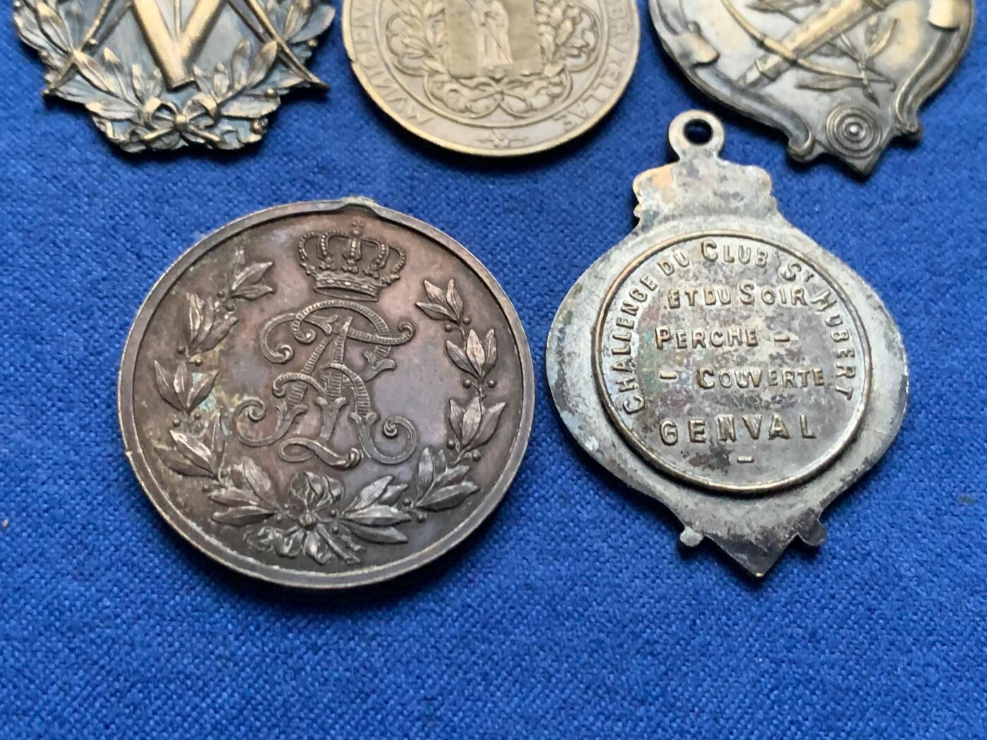 《竞宝斋》第436场 周日，周一2场连拍 （全场包邮） 5枚一组 比利时纪念章 总重约38.7克 细节见图