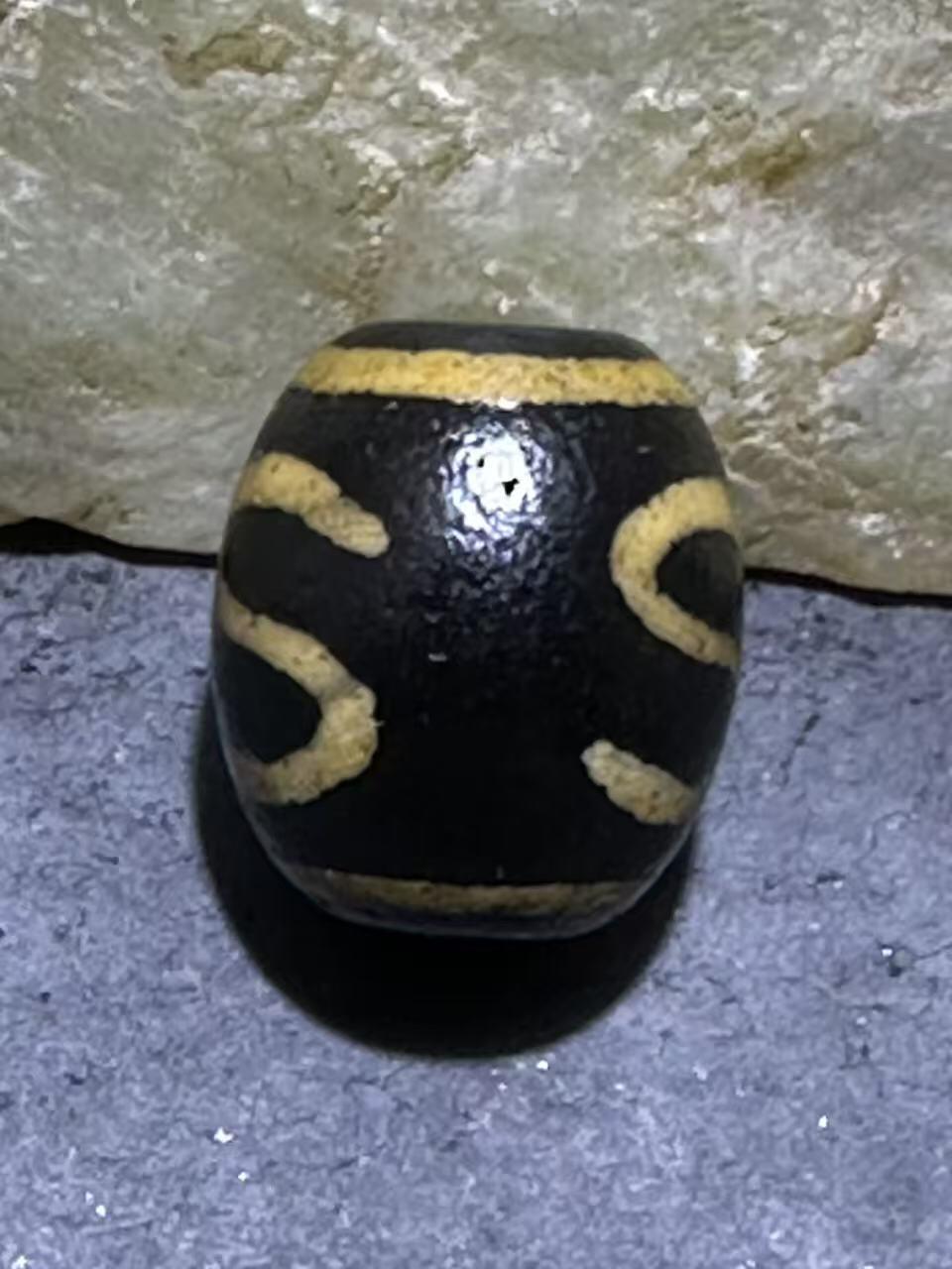 仅此一颗，精品藏传金钱钩玛瑙天珠一颗