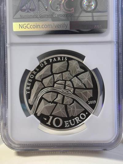 法国2019年埃菲尔铁塔130周年镀金镀铑银币NGC-PF70无盒无证书，金属:900银镀金镀铑，重量:22.2克，直径：37毫米发行：3000枚
